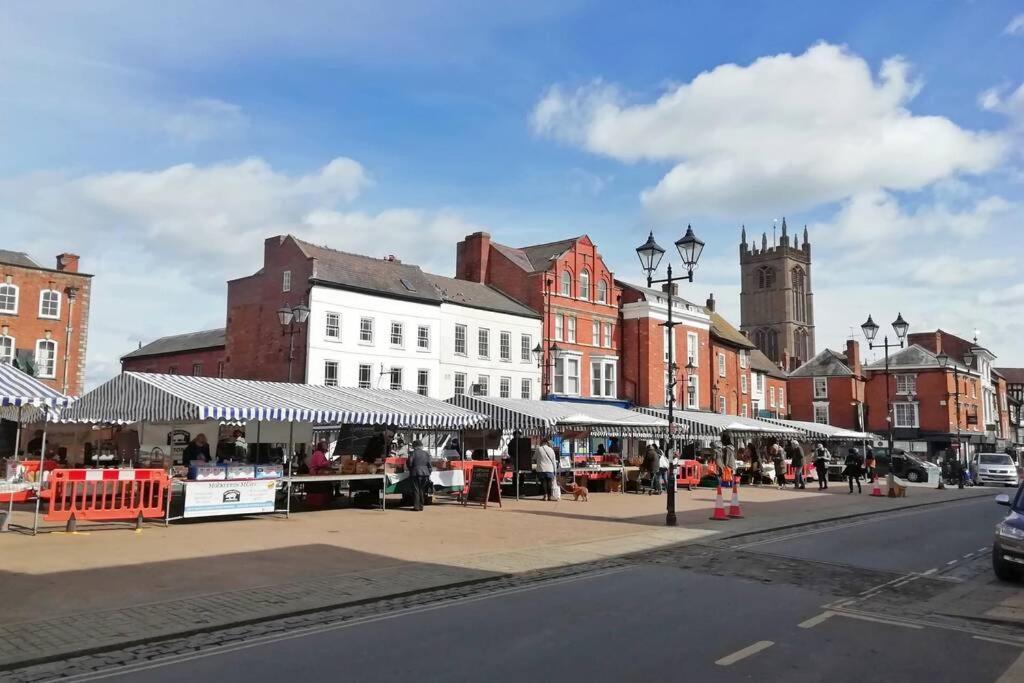 Cosy, Elegant Apartment In Heart Of Ludlow Town Exterior photo